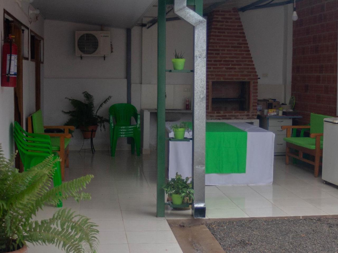 Helecho'S Hostal Hostel Encarnacion Exterior photo